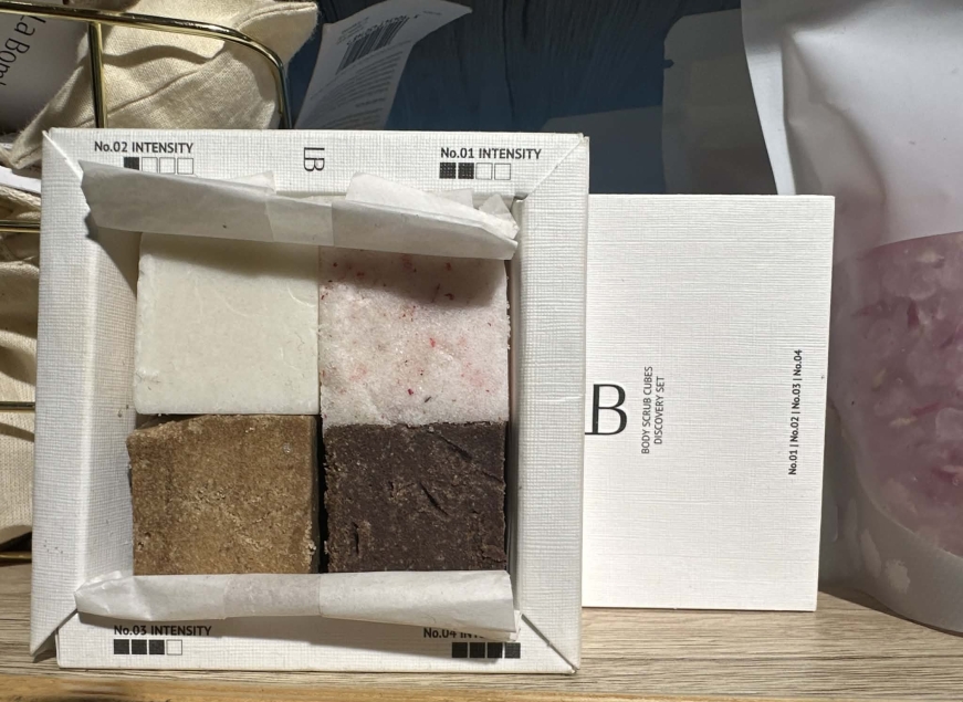 La Bomba Body Scrub Discovery Set No.01-04 zestaw kostek peelingujących