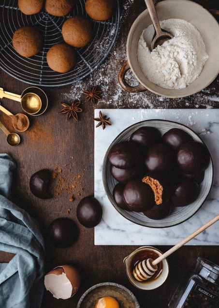 Iga Sarzyńska Pierniki Słodowe w ciemniej czekoladzie 180 g