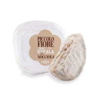 Latteria Perenzin Piccolo Fiore Buffalo Hazlenut Alla Nocciola włoski ser pleśniowy