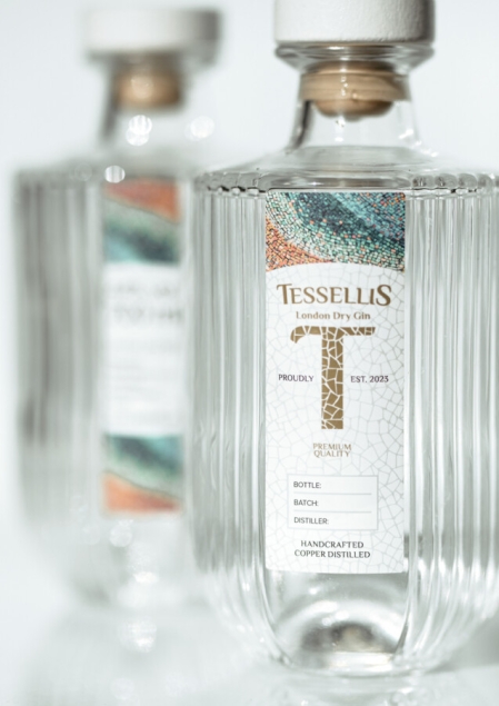 Tessellis Distillery London Dry Gin 44 % - polski gin z jałowcem, kolendrą i skórką pomarańczy 0,7 l