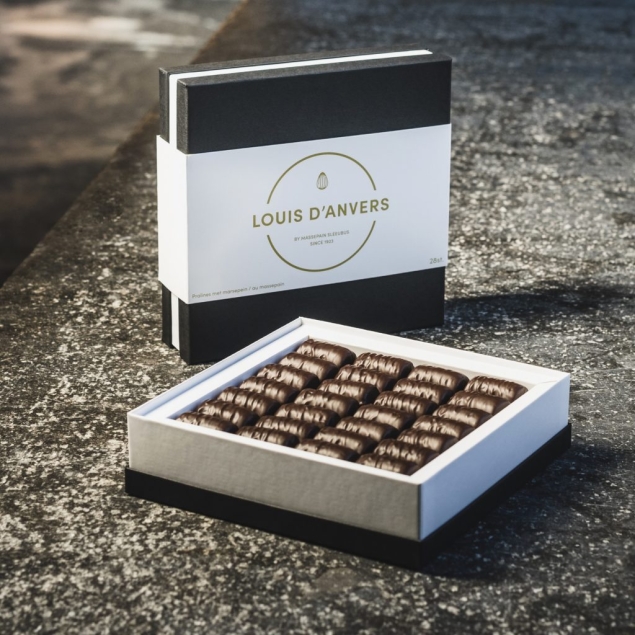 Massepain Sleeubus Louis d’Anvers Marzipan Pralines in Belgian Chocolate - praliny z marcepanem w belgijskiej czekoladzie 400 g