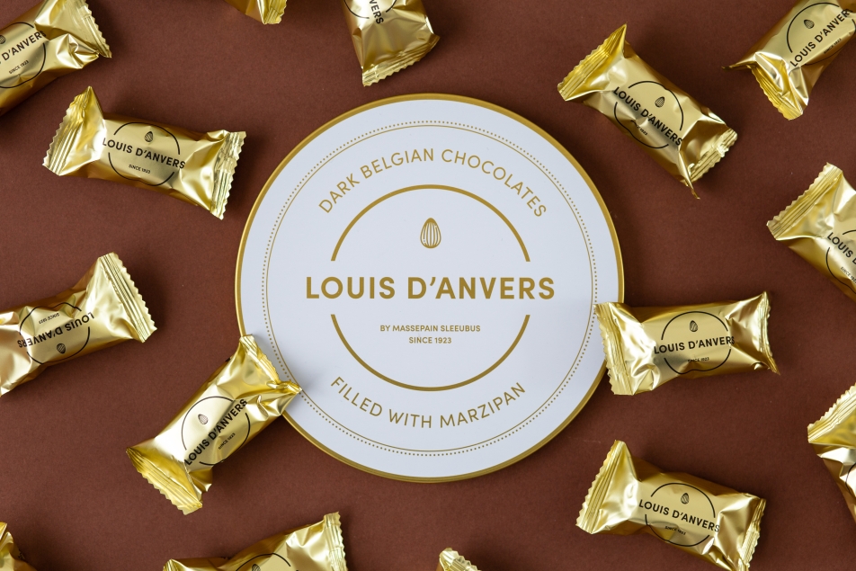 Massepain Sleeubus Louis d'Anvers Dark Belgian Chocolates filled with marzipan - zestaw pralin marcepanowych w puszce 280 g
