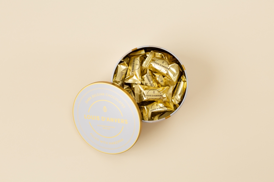 Massepain Sleeubus Louis d'Anvers Dark Belgian Chocolates filled with marzipan - zestaw pralin marcepanowych w puszce 280 g