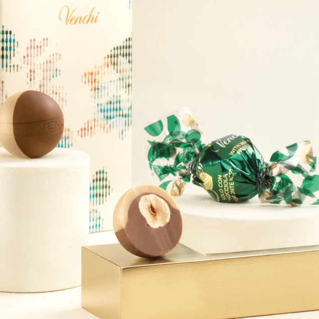 Venchi Milk Gianduja&Hazelnut Pearl - kulka z orzechem laskowym z Piemontu 12 g (1 sztuka)