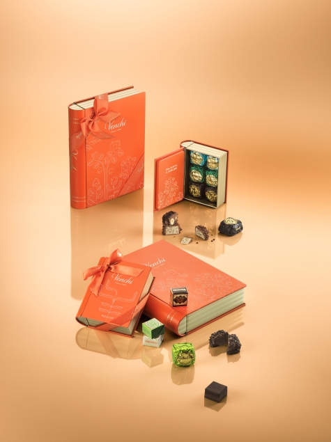 Venchi Maxi Book Core Collection - włoskie czekoladki w dużej metalowej książce 203 g